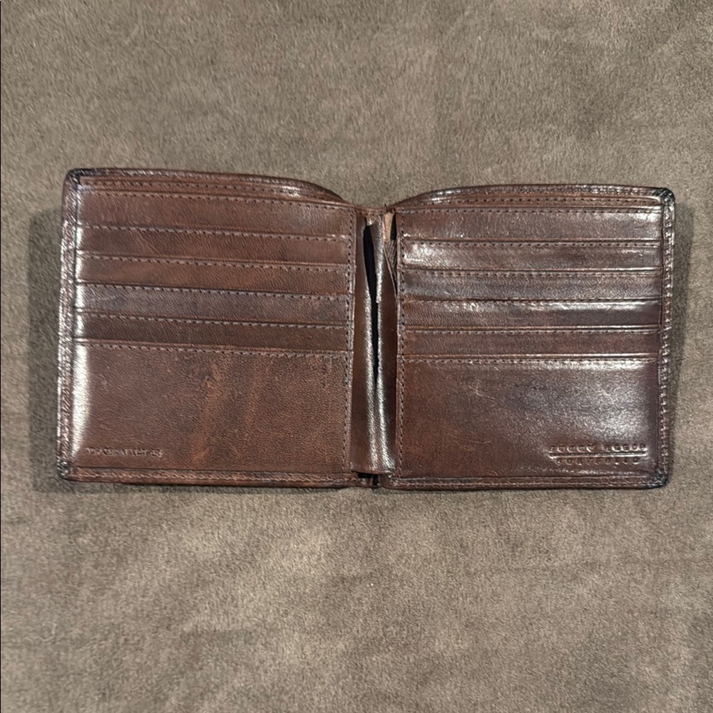 Perry Ellis Portfolio Brown Leather Men's Wallet